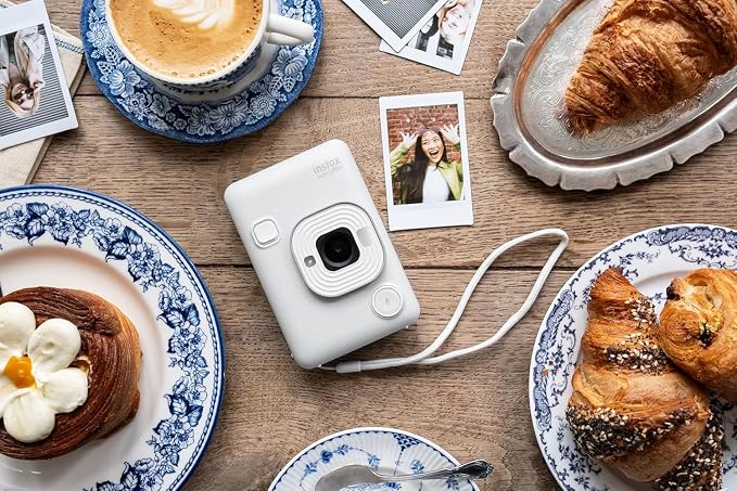 Fujifilm Mini LiPlay Hybrid Instant Camera - Image 9