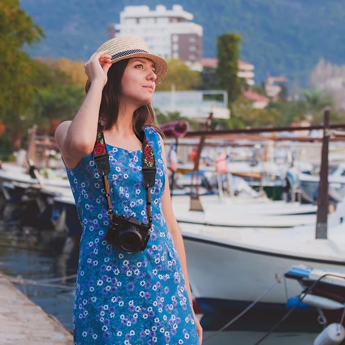 Padwa Lifestyle Rose Flower Camera Strap - Image 4